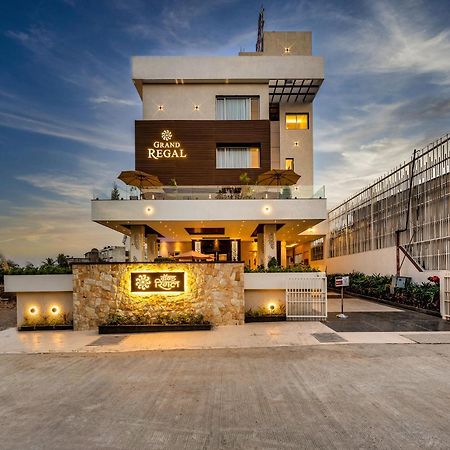 Grand Regal Hotel Chandoli Luaran gambar