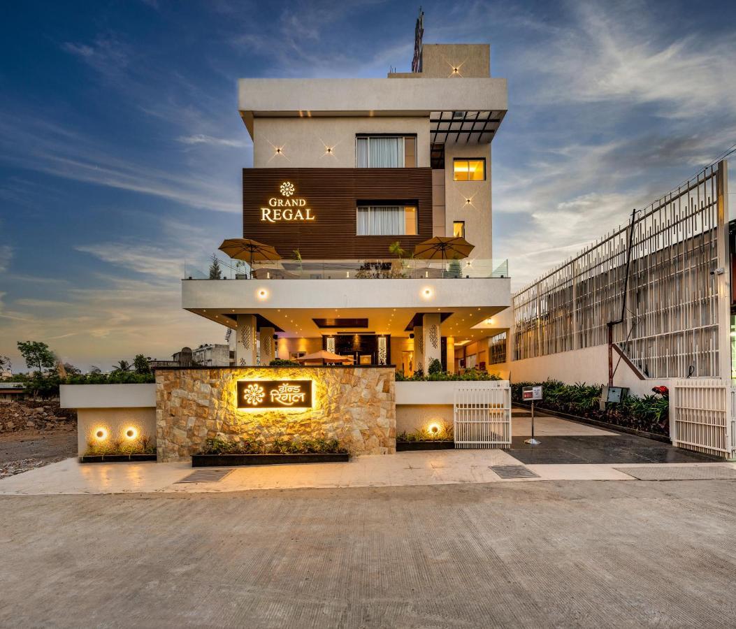 Grand Regal Hotel Chandoli Luaran gambar