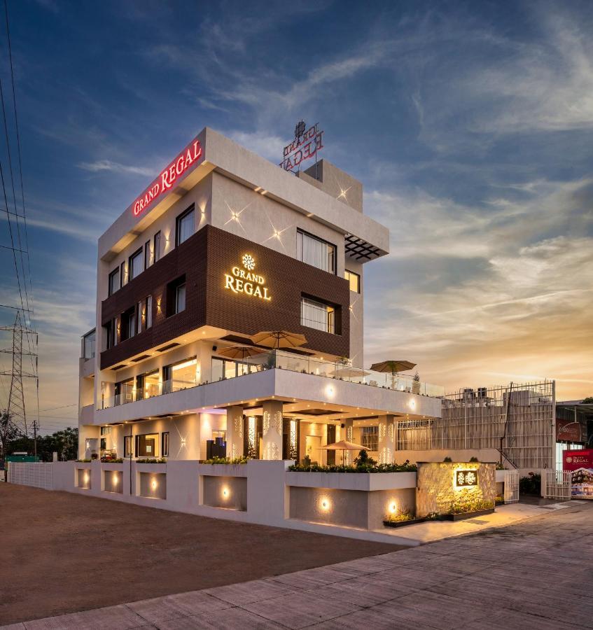 Grand Regal Hotel Chandoli Luaran gambar