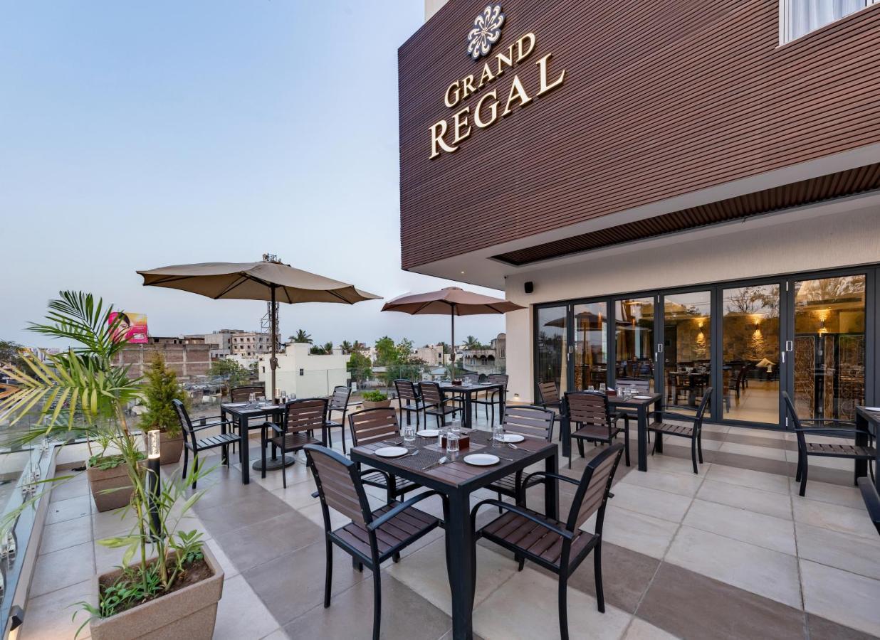 Grand Regal Hotel Chandoli Luaran gambar