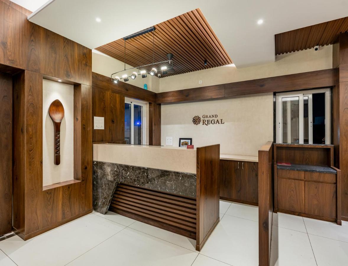 Grand Regal Hotel Chandoli Luaran gambar