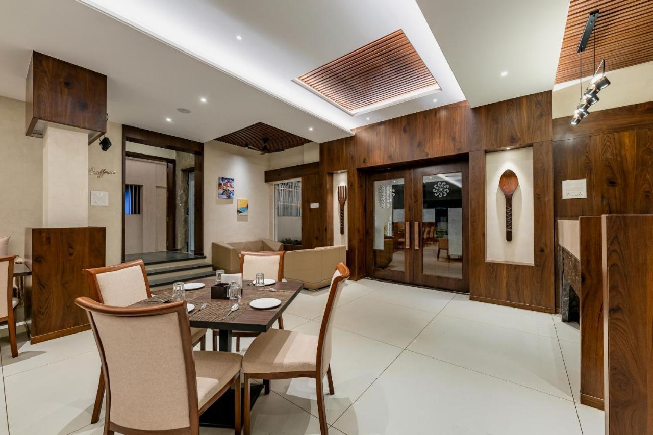 Grand Regal Hotel Chandoli Luaran gambar