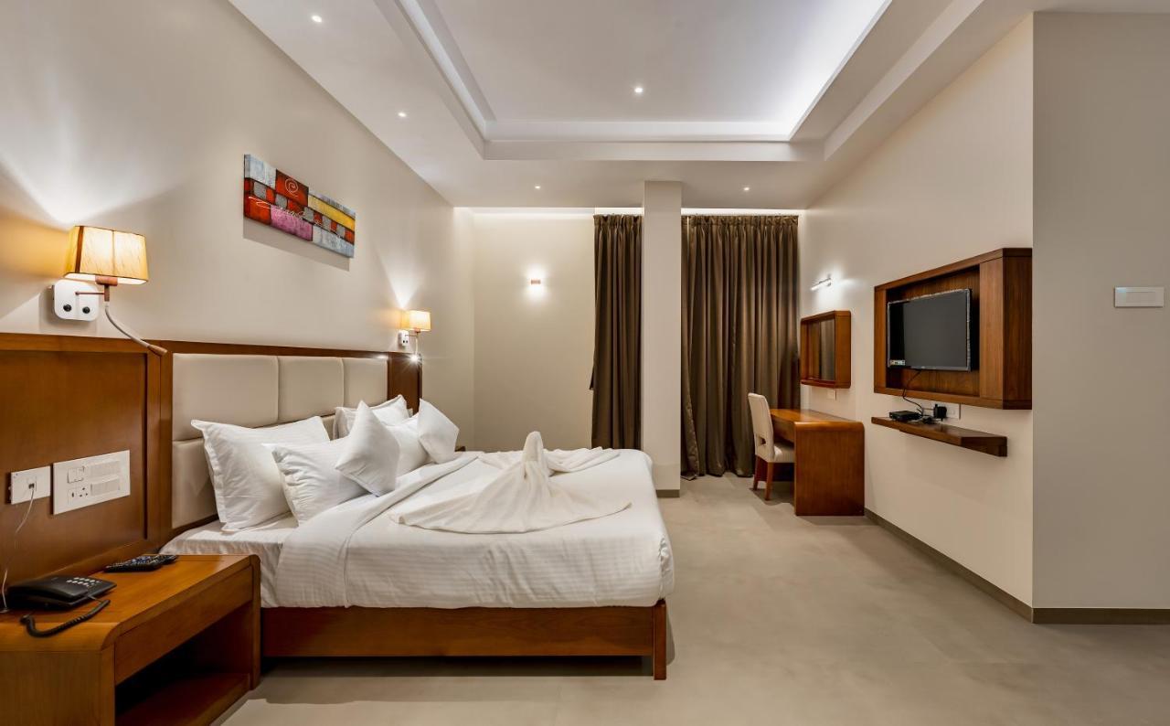 Grand Regal Hotel Chandoli Luaran gambar