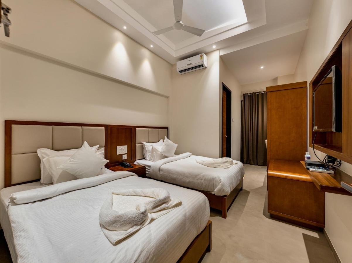 Grand Regal Hotel Chandoli Luaran gambar