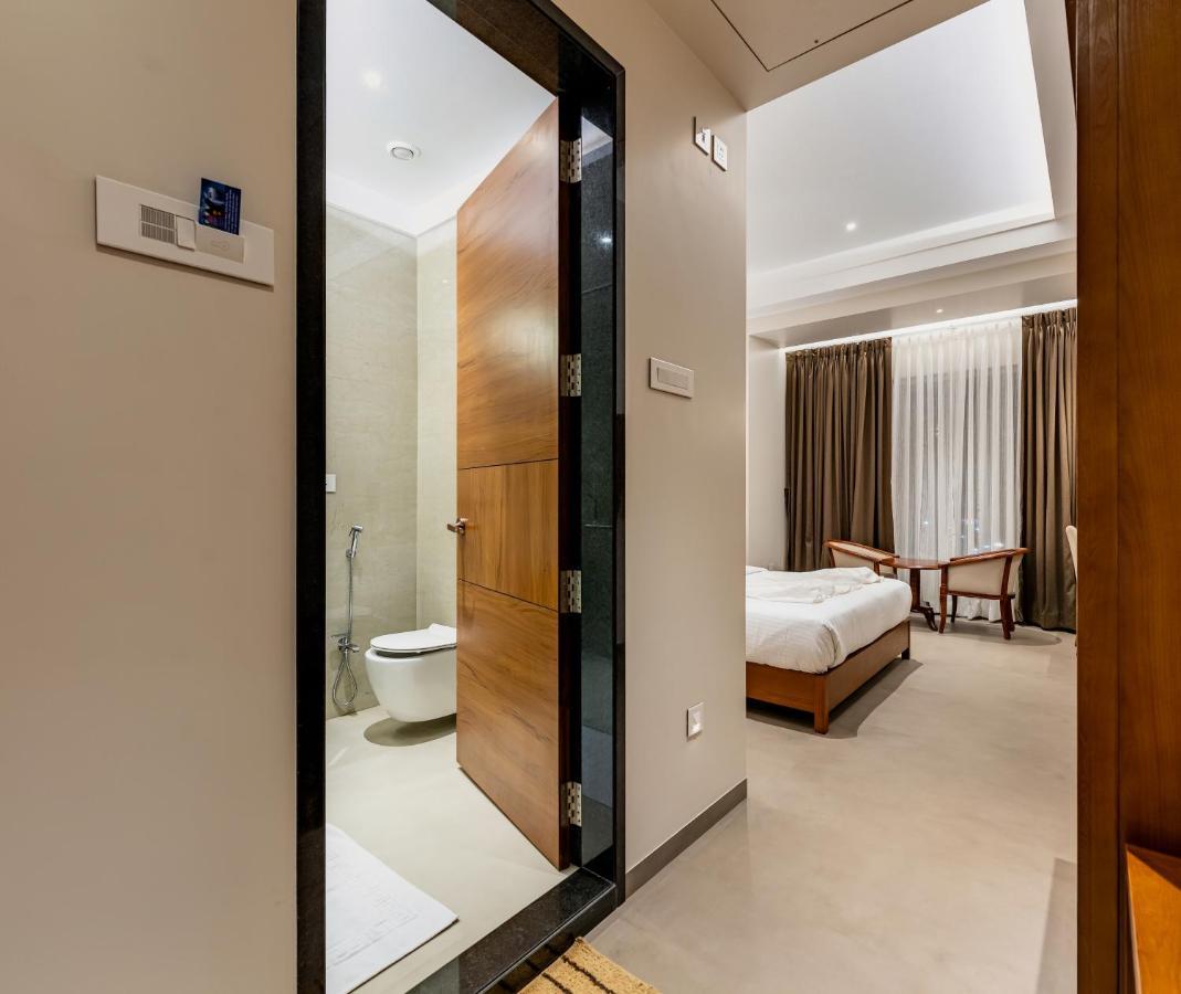 Grand Regal Hotel Chandoli Luaran gambar